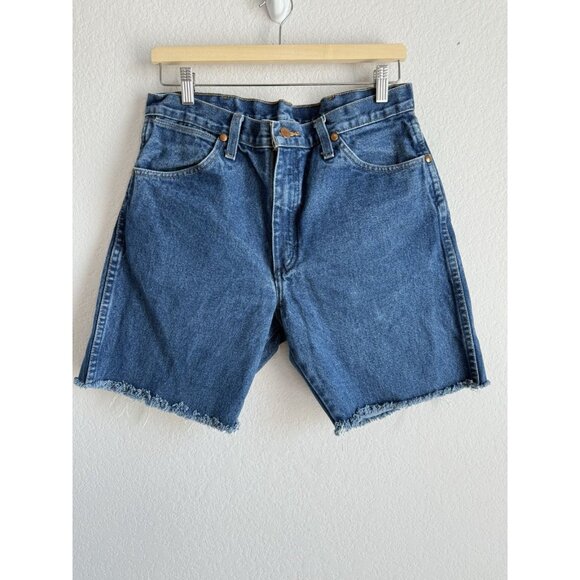 Wrangler Denim High Rise Shorts Women’s Size 33 Med Wash Raw Hem Rodeo Western - Picture 3 of 9